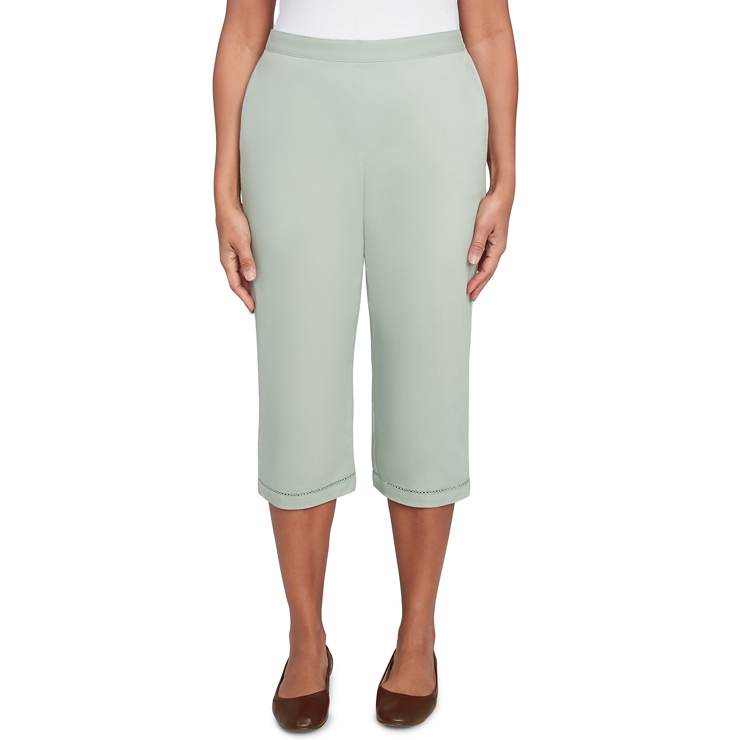 Women's Relaxed Crochet Hem Capri