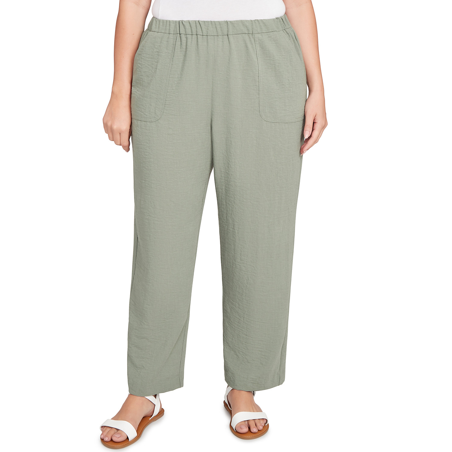 Plus Women's Patch Pocket Medium Length Elastic Waistband Pant