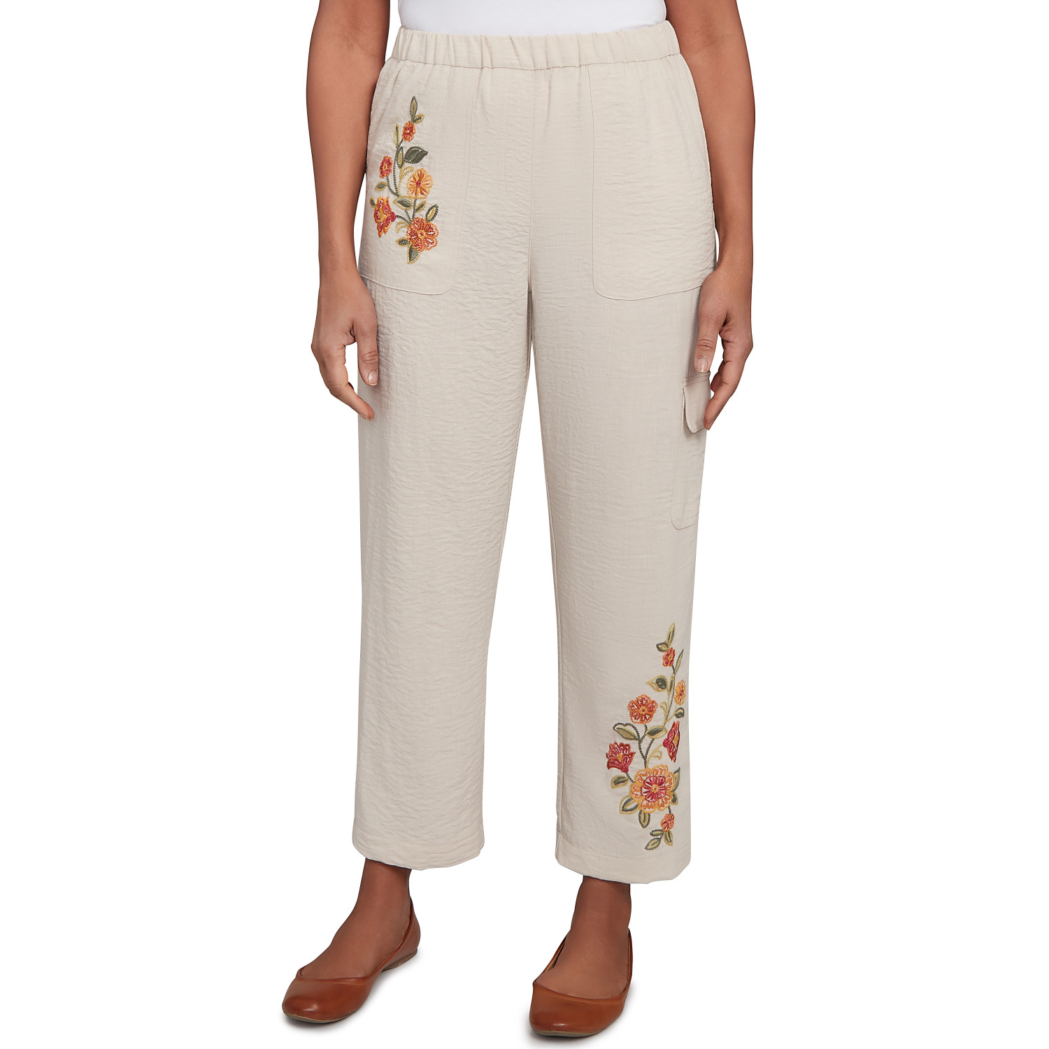 Women's Floral Embroidered Ankle Pant