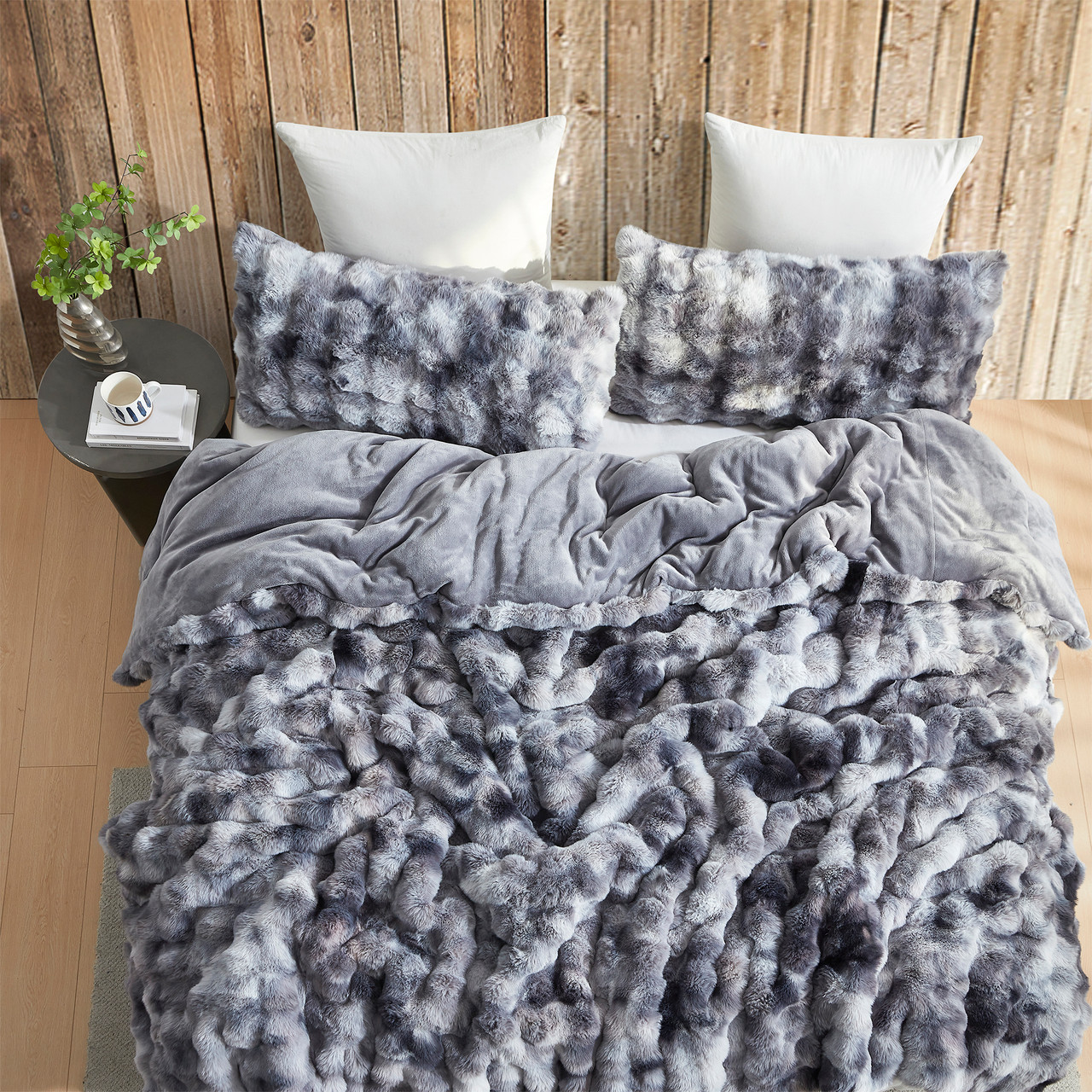 Beary Soft® - Coma Inducer® Oversized Comforter - Glacier Black Bear
