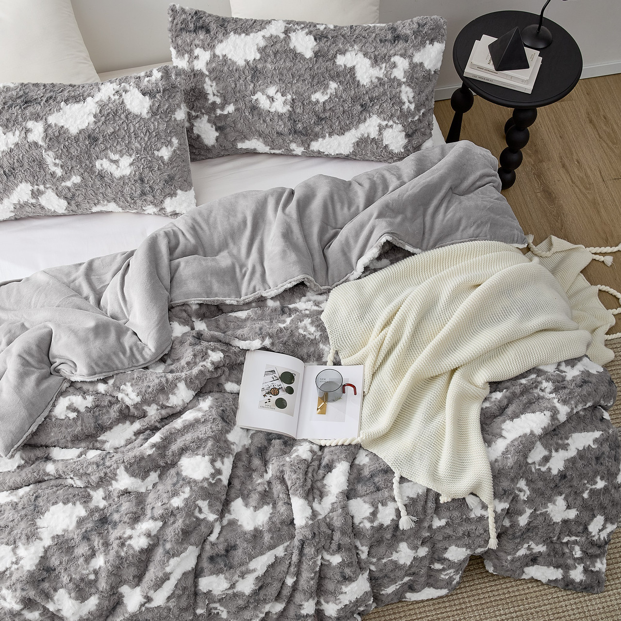 Puppy Love® - Coma Inducer® Oversized Comforter Set - Gray and White