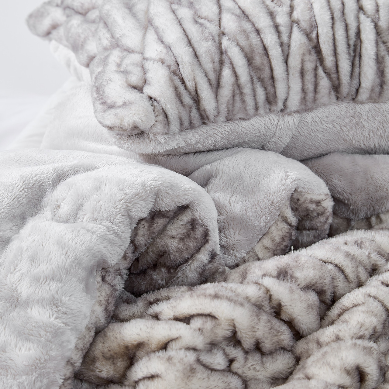 Wrinkle Rolls Chunky Bunny® - Coma Inducer® Oversized Comforter