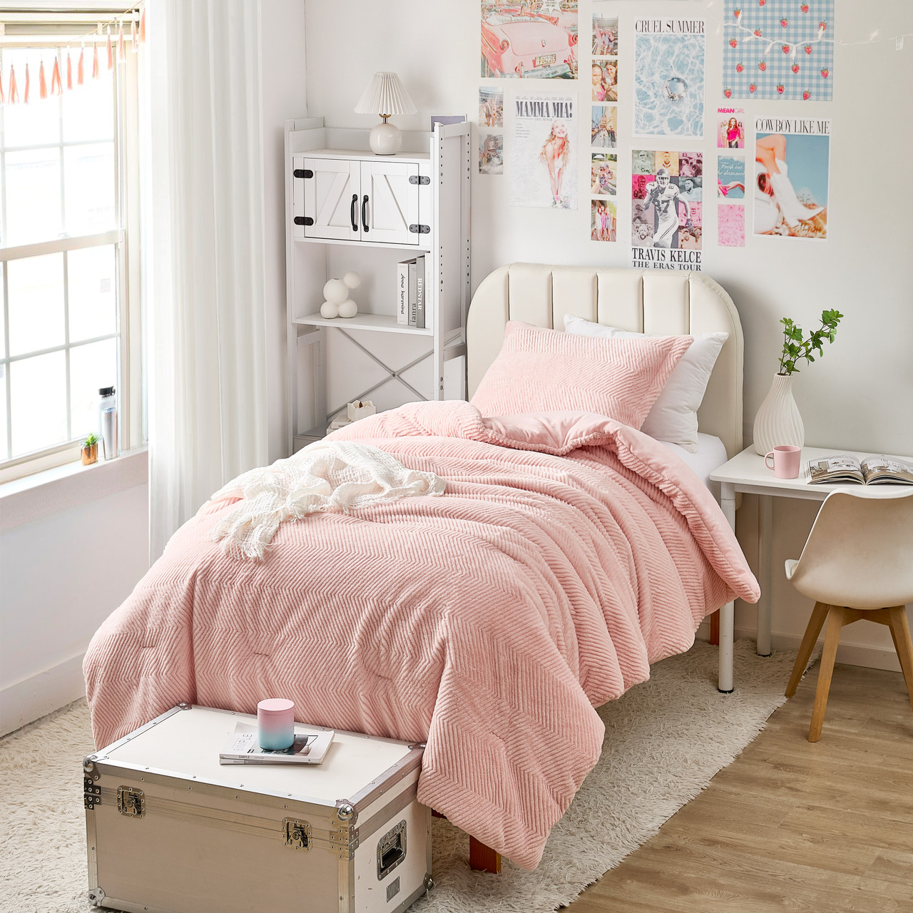海外輸入、激レア】CASALIS Slumber Pouf ピンク Dam Boi He Thick® - Coma Inducer® Comforter - Pink Lemonade