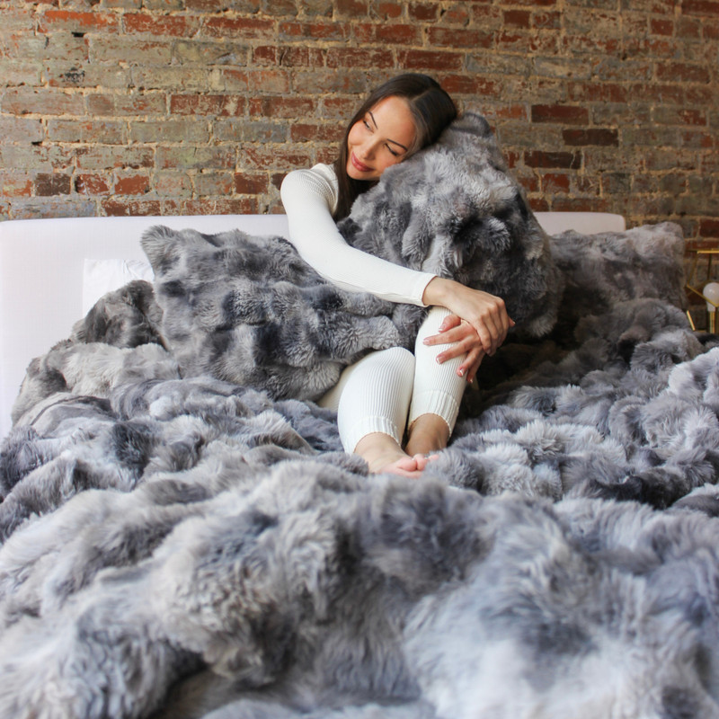 Fluffy Burger しなるビーター [ウッドもふ黒] 直輸入1本 Beary Soft® - Coma Inducer® Oversized Comforter - Glacier Black Bear