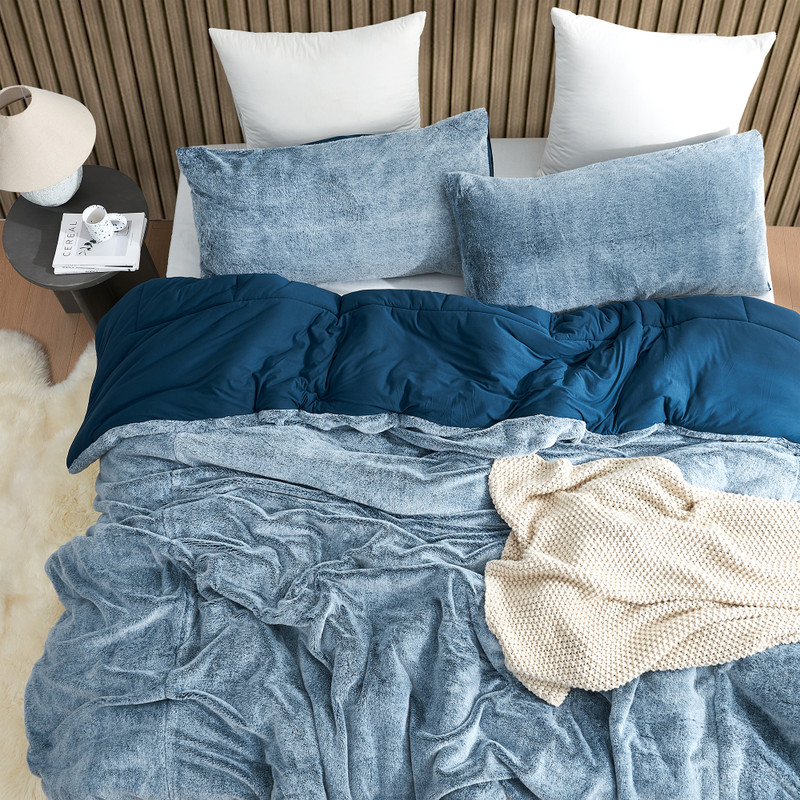 Machine Washable Plush Comforter True Oversized Queen or King Plush Bedding Essentials for Queen or King Pillow Top Mattresses