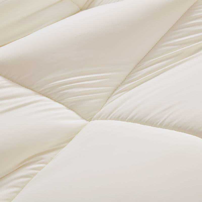 Best Bedding for Summer Cooling Twin, Full, Queen, or King Oversized Comforter