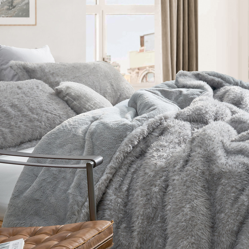 Medium Weight Coma Inducer Blankets Best Luxury Plush Comforters for Fall and Winter Seasons
