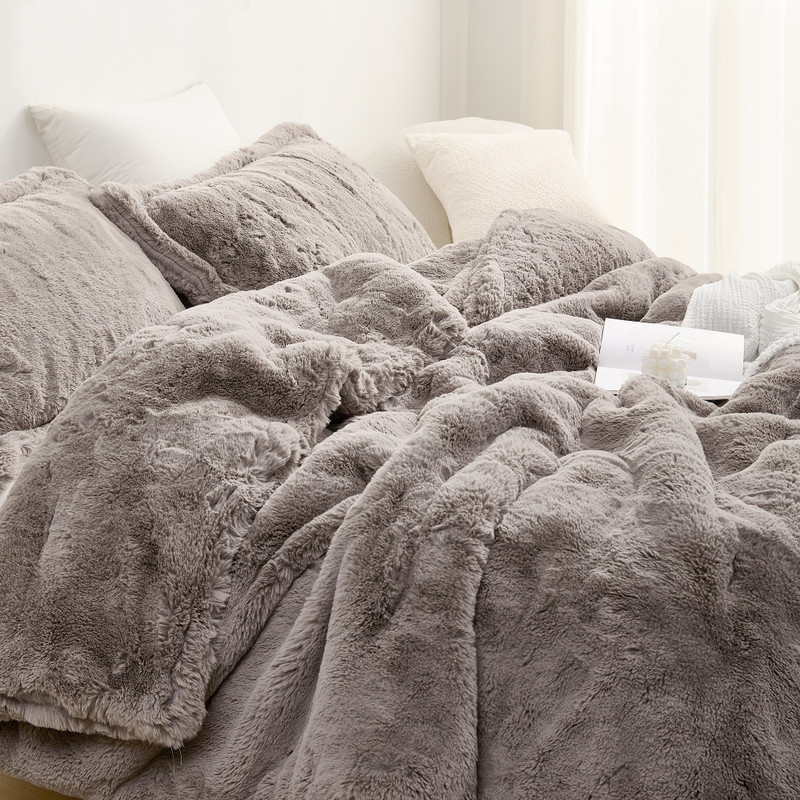 Twin, Queen, King, or Alaskan King Extra Warm Comforter Set Includes Matching Standard Queen or King Pillow Shams