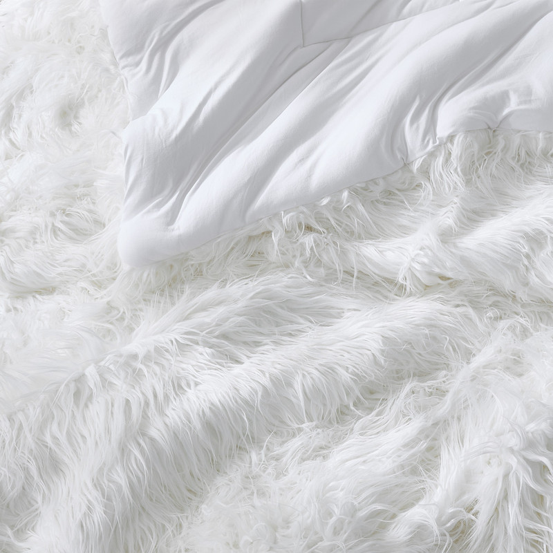 True Queen or King Oversized Bedspread Plush Bedding Essentials Made with Soft Bedding Materials