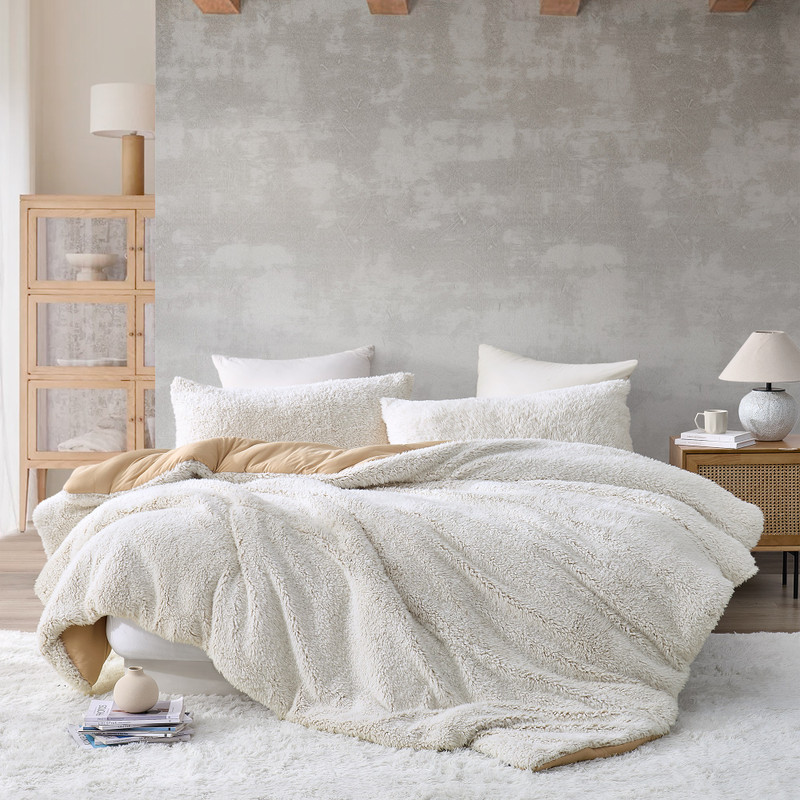 Stylish White Twin, Queen, or King Comforter Set
