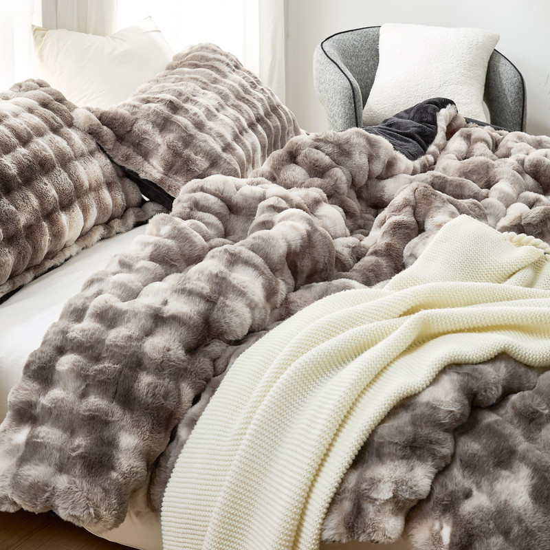 Snowball Chunky Bunny - Coma Inducer® Oversized Comforter Set - Multi Gray