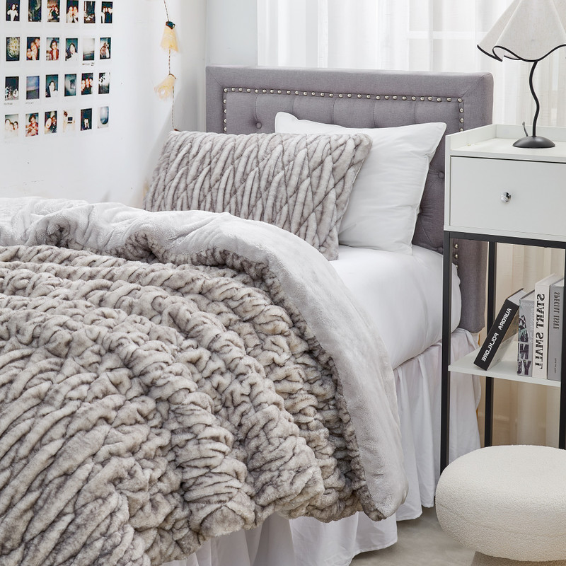Wrinkle Rolls Chunky Bunny® - Coma Inducer® Oversized Comforter