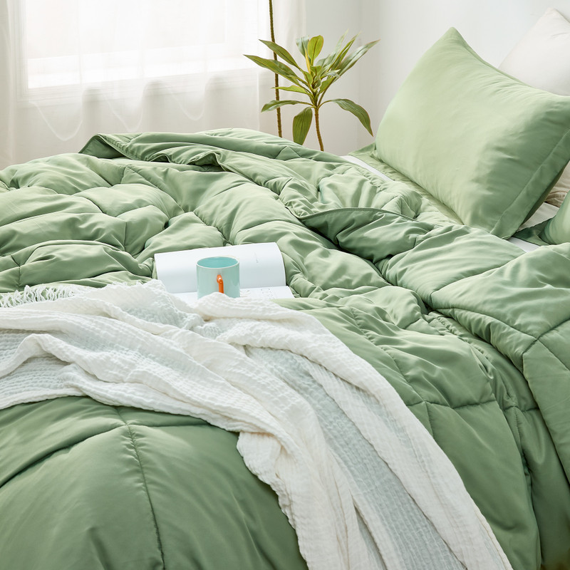 Extra Long and Extra Wide Twin, Queen, King, or Alaskan King Comforter Set with Matching Green Pillow Shams