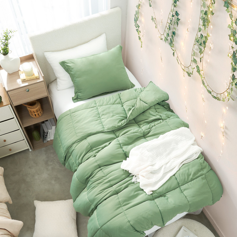 Machine Washable Oversized Bedspread Made with Extended Length and Extended Width Twin, Queen, King, or Alaskan King Bedding Dimensions