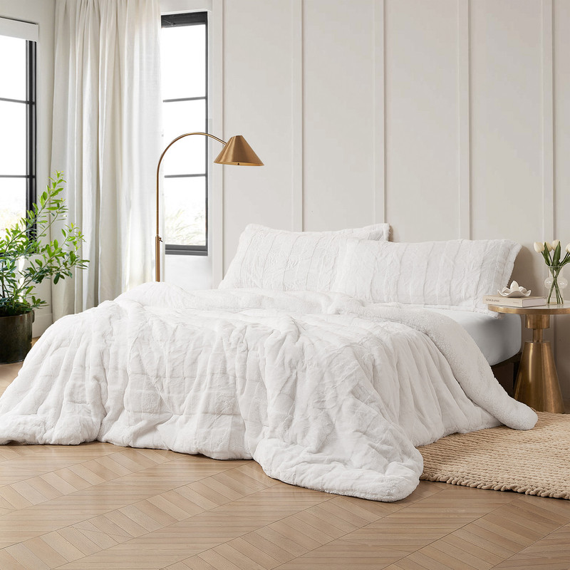 Machine Washable White Bedding Essentials Easy to Clean Faux Fur Plush Comforter Coma Inducer Blanket