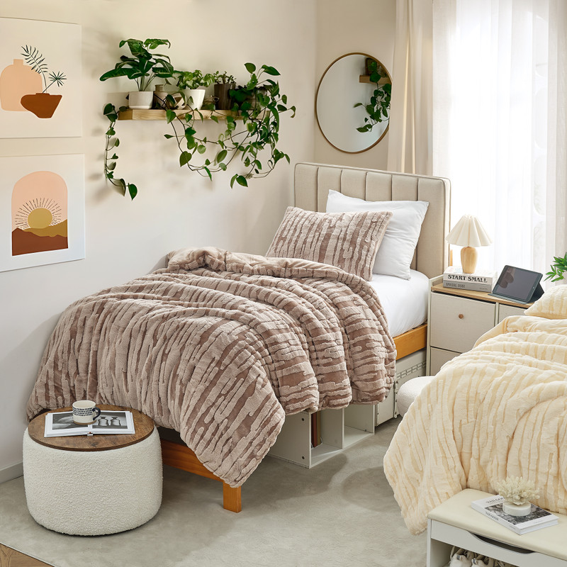 2 Piece Twin Oversized Comforter Set Easy to Clean Plush Bedding for Teens