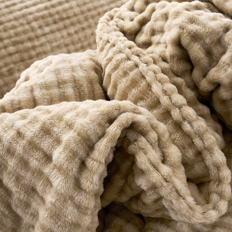 XL Twin, XL Queen, XL King, and Alaskan King Warm Comforters for Winter Plush Bedspread for Cold Weather Sleeping