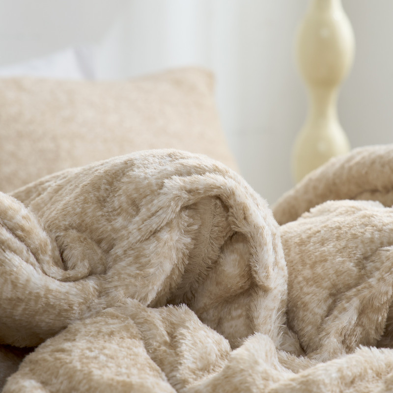 Mountain of Shoulder - Coma Inducer® Oversized Comforter Set - White Gold
