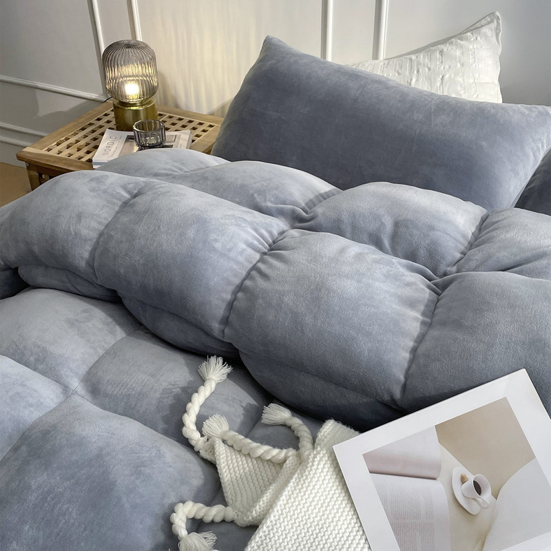 Best Selling Coma Inducer Comforter Sets Thickest Plush Comforter with Oversized Bedding Dimensions Silver Gray Bedding Decor