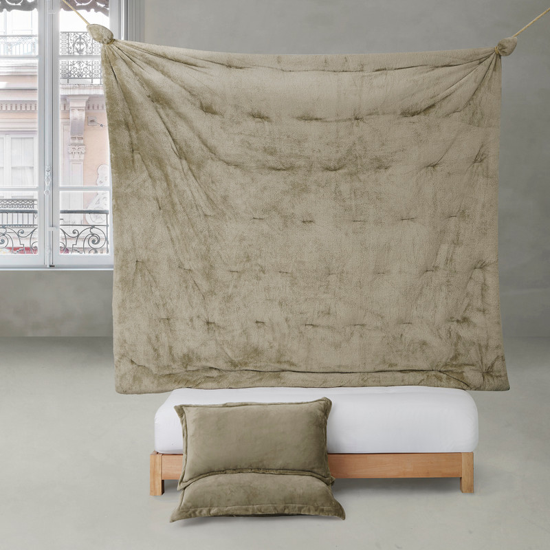 Easy to Match Twin, Queen, King, or Alaskan King Bedding Warm and Cozy Plush Comforter