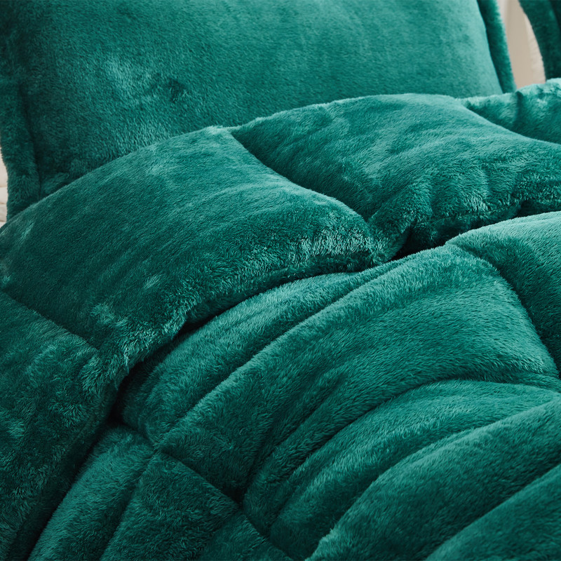Extra Long and Extra Wide Twin, Queen, or King Oversized Bedspread Made with Warm and Cozy Bedding Materials
