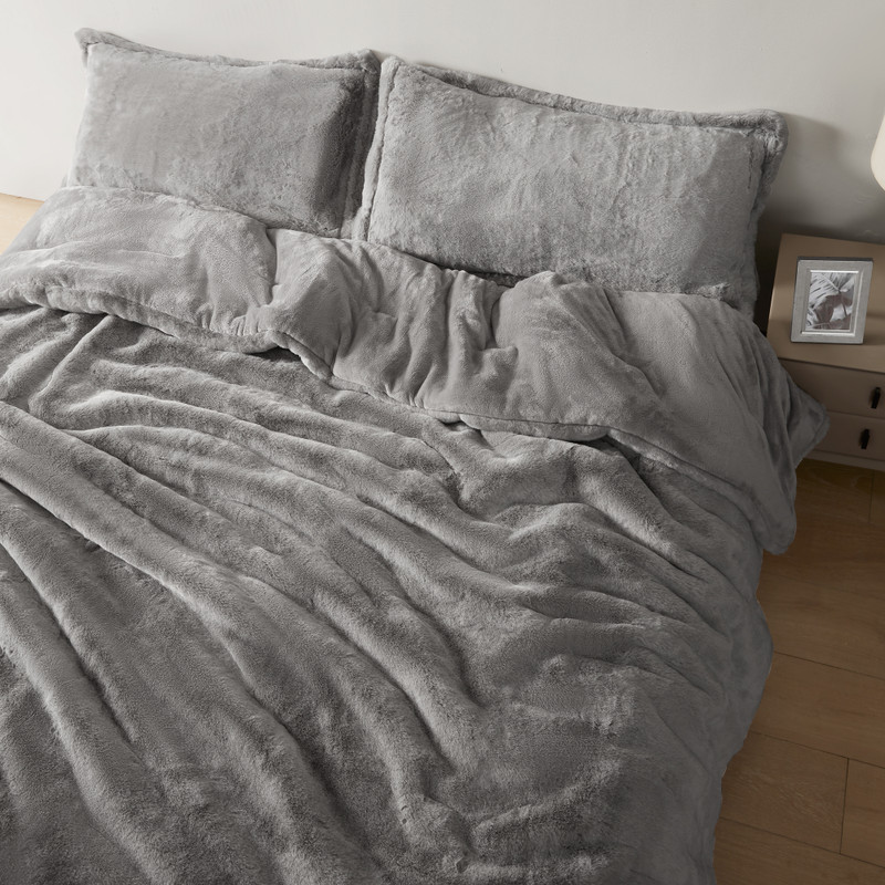 Warm and Cozy Oversized Bedspread Set Coma Inducer Bedding Set Includes Extra Large Comforter and Matching Standard or King Pillow Shams