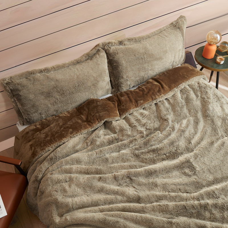 Neutral Bedroom Decor Ideas for Your Extra Large Twin, Queen, or King Sized Bed