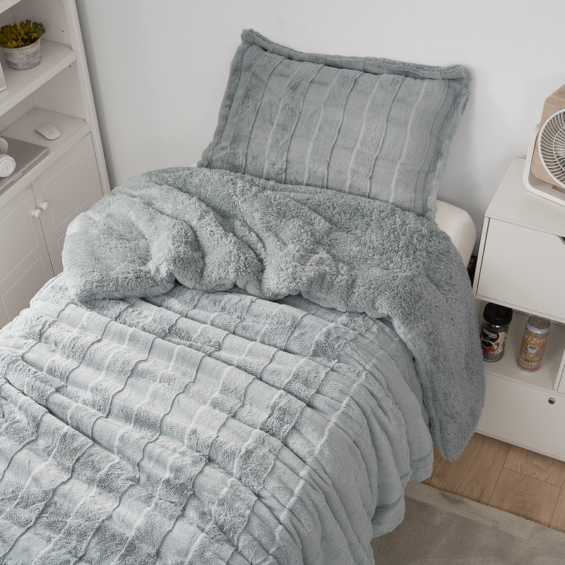 Most Popular Coma Inducer Plush Comforter Set Chunky Bunny Faux Fur Comforter Warm and Cozy Winter Bedding