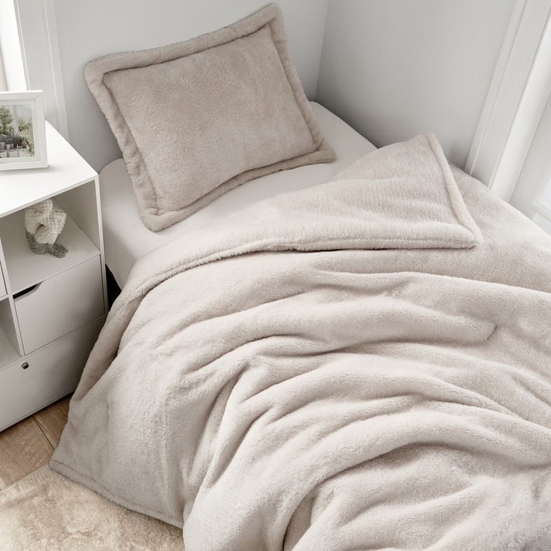 Machine Washable XL Bedding Soft Plush Twin, Queen, or King Oversized Bedspread with Pillow Shams Set