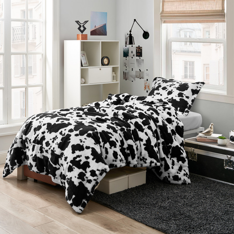 Machine Washable Twin XL, Queen XL, or King XL Plush Comforter with Matching Black and White Standard or King Pillow Shams