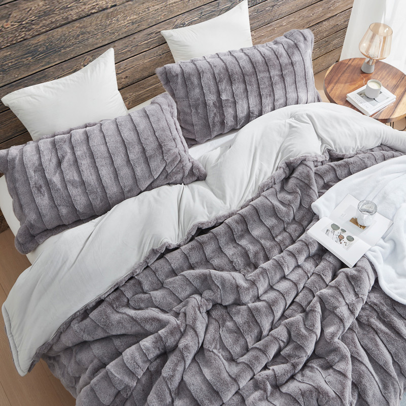 High Quality Coma Inducer Bedding Made with Super Soft Plush Bedding Materials