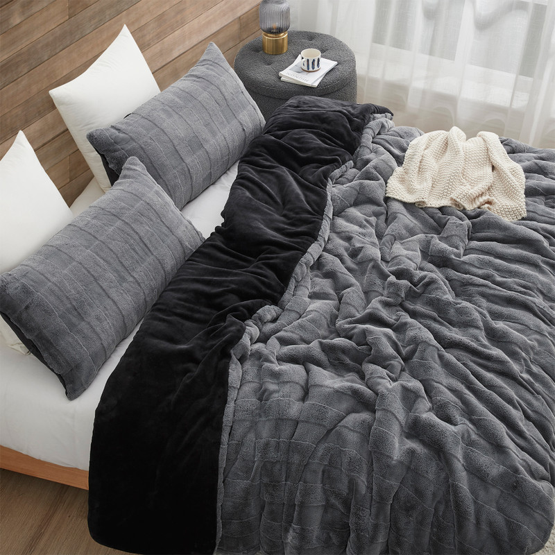Chunky Bunny Crossing - Coma Inducer® Oversized Comforter - White Pepper Gray