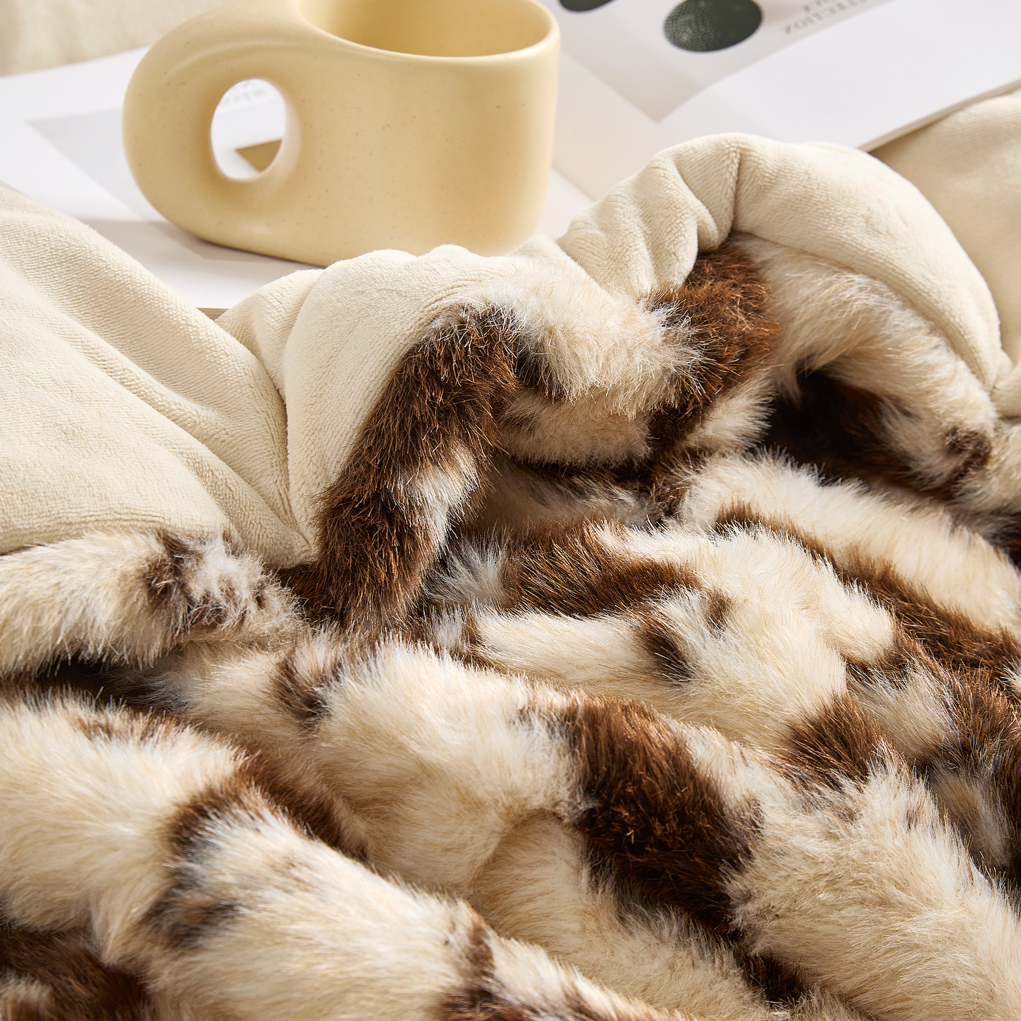 koma❤️(こま)　ムートンクッション　8枚 Cowboy - Coma Inducer® Oversized Comforter Set - Brown Cow