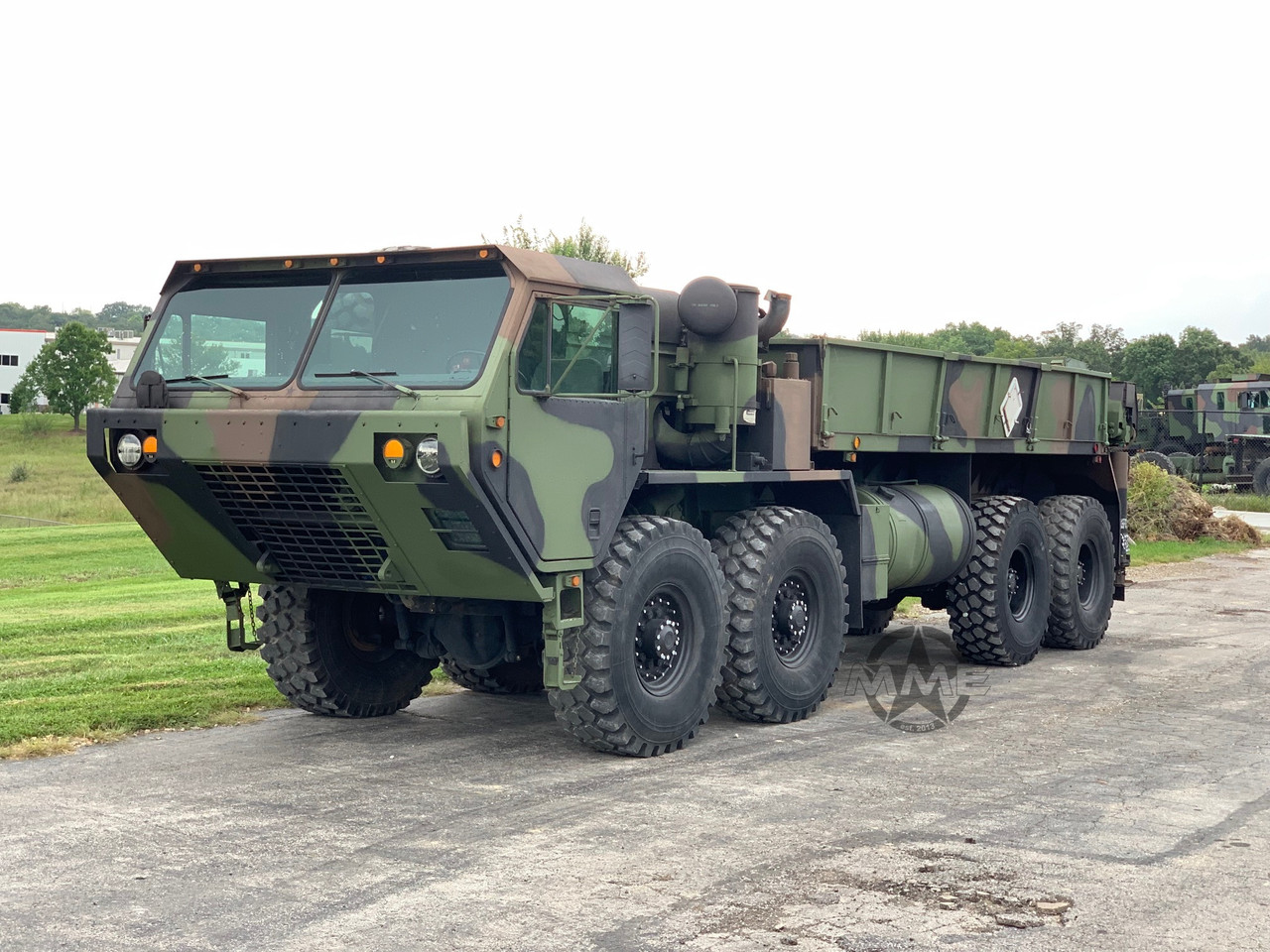 レベルOshkosh M977 HEMTT (8×8) 1/35 エッチング付属 2005 Rebuild M977 Oshkosh HEMTT 8X8 Truck With Material Handling Crane