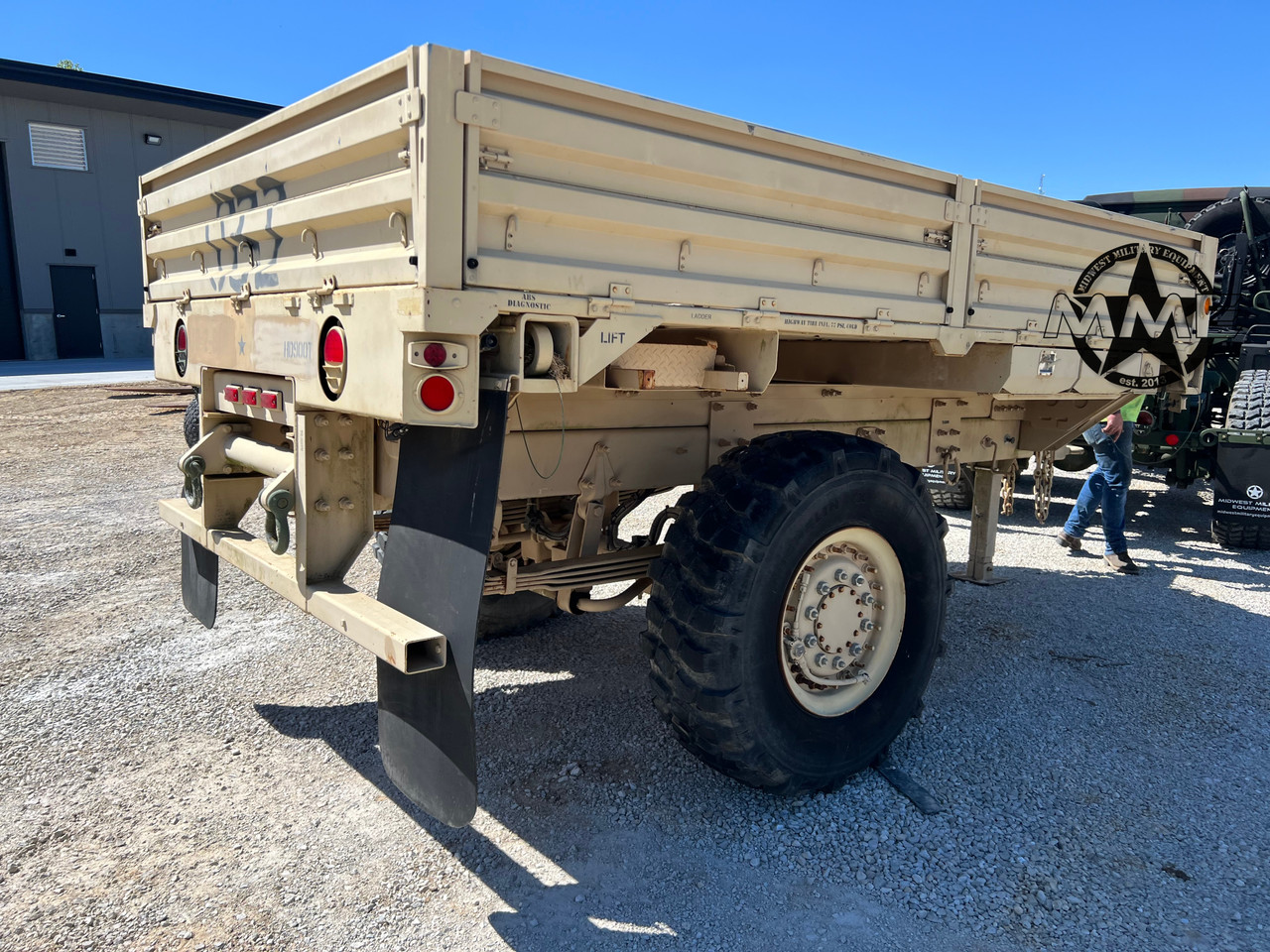 M1082 2 1/2 Ton LMTV / FMTV Drop Side Trailer