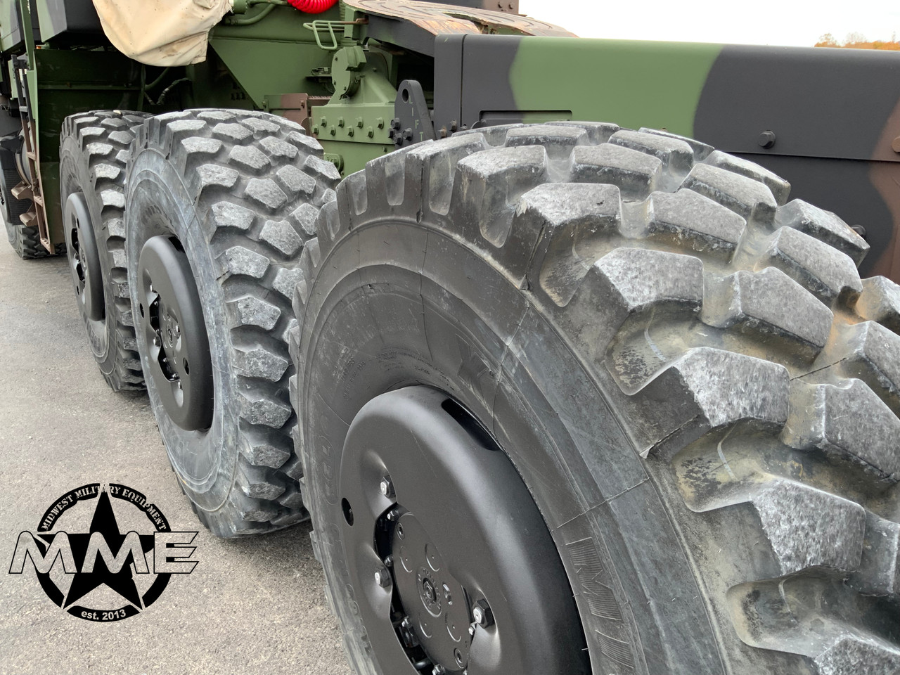 1994 Oshkosh M1070 8x8 HET Military Heavy Haul Truck Tractor