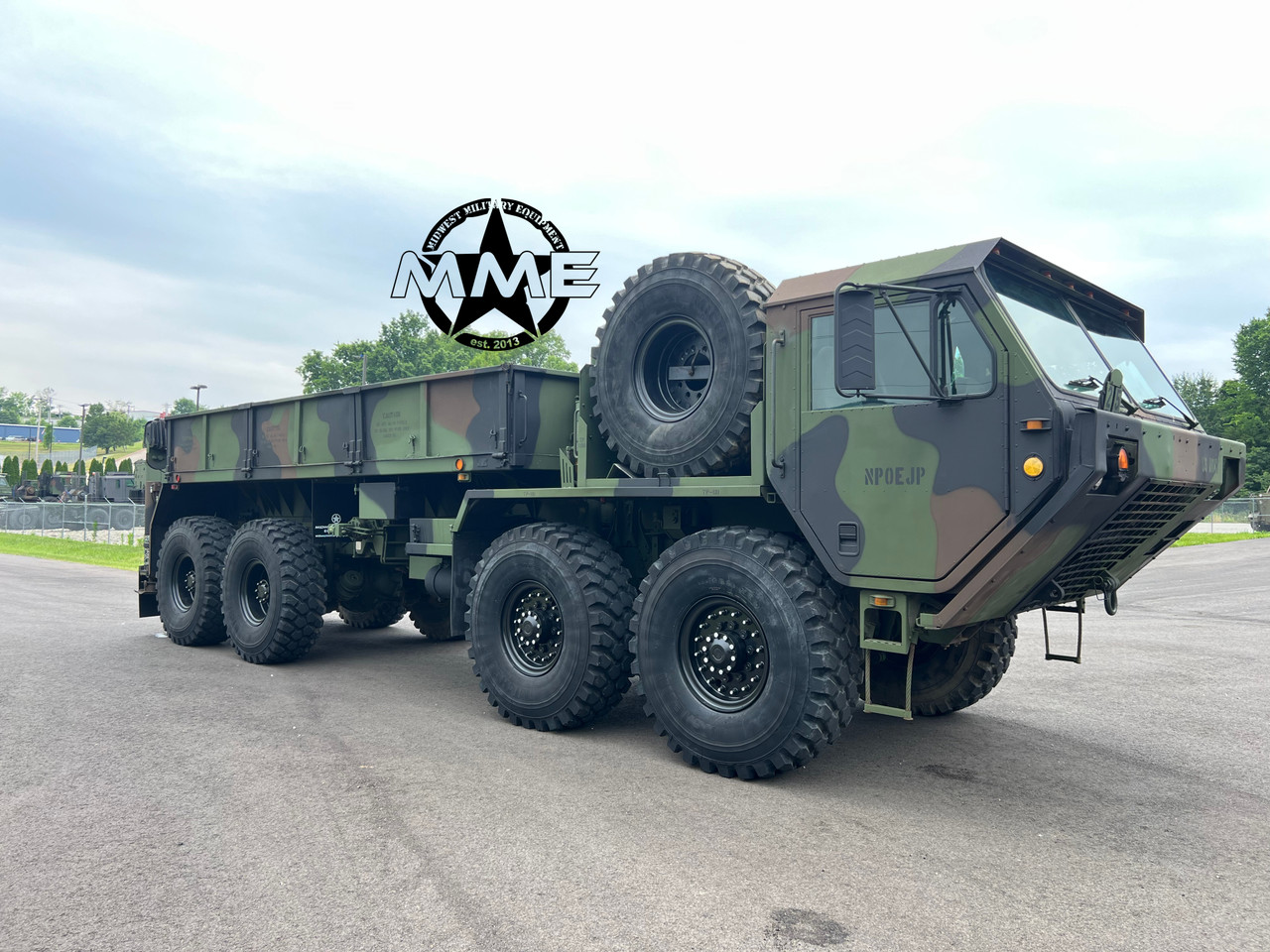 1988 M977 Oshkosh HEMTT 8X8 Truck With Grove Material Handling Crane