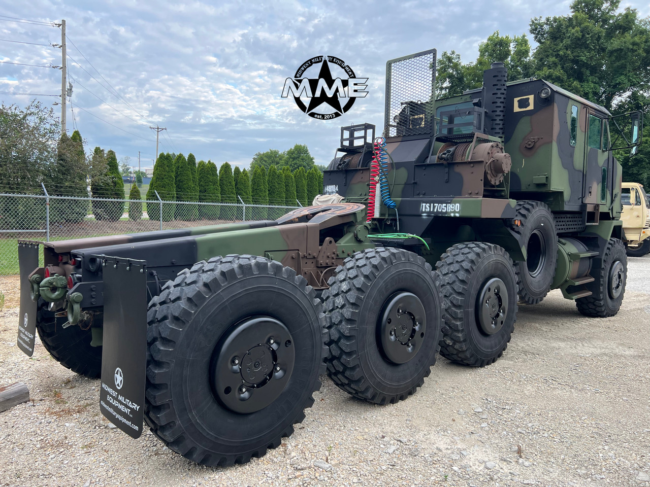 1993 Oshkosh M1070 8x8 HET Military Heavy Haul Truck Tractor