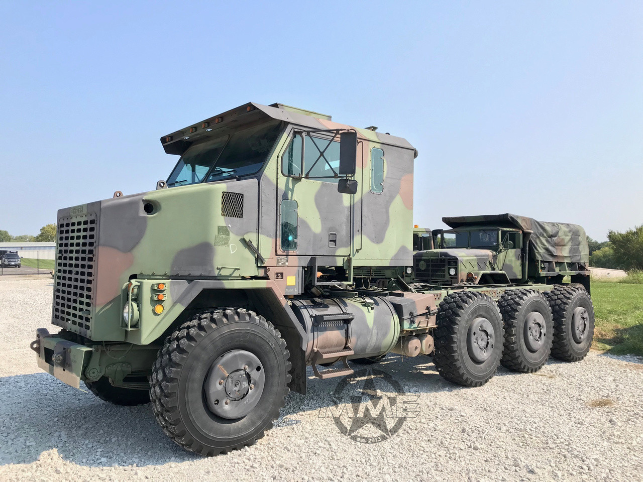 Oshkosh M1070 8x8 HET Military Heavy Haul Tractor Truck