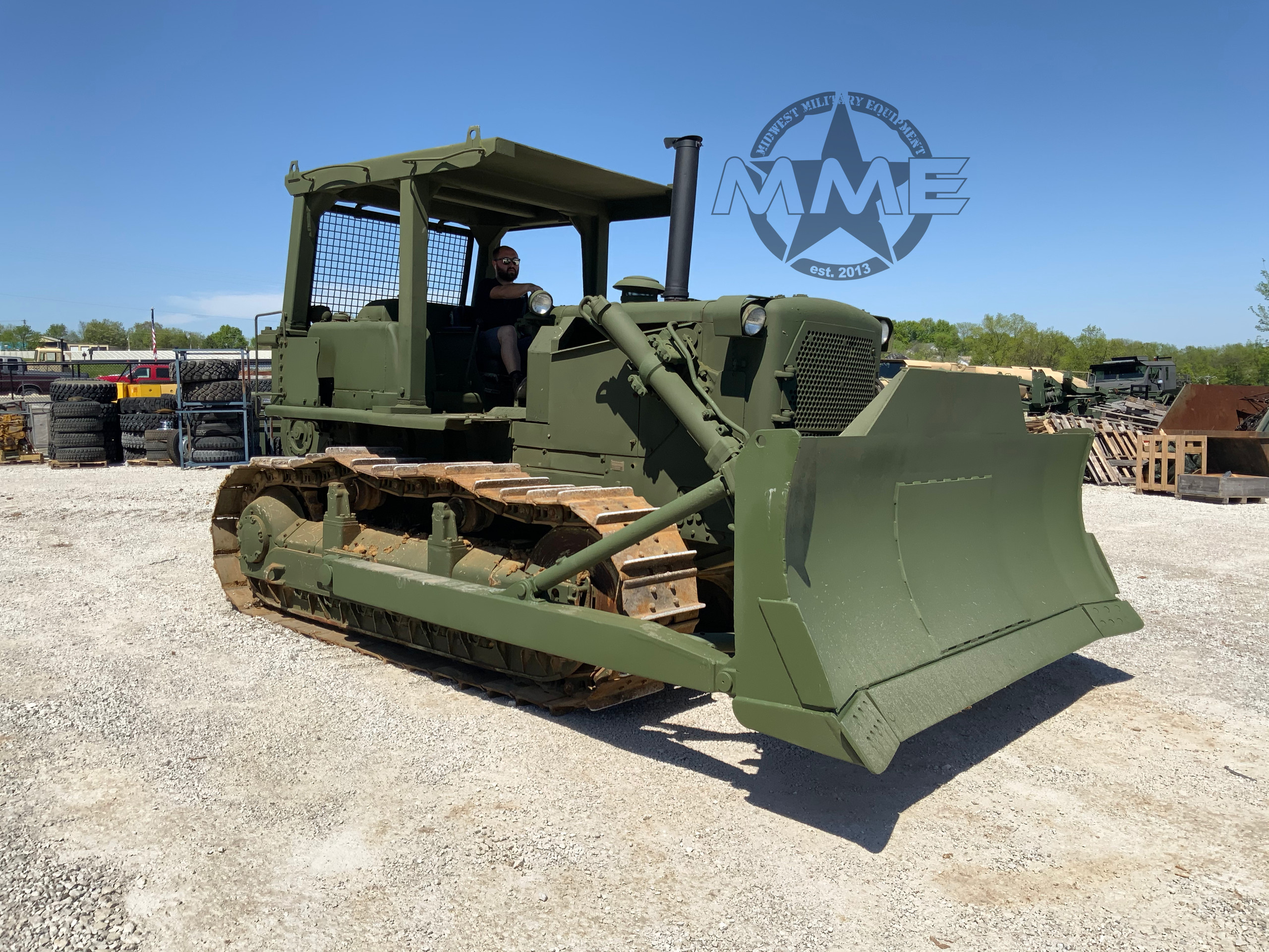 EXMilitary Caterpillar D7F Dozer With Hydraulic Hyster Rear Winch
