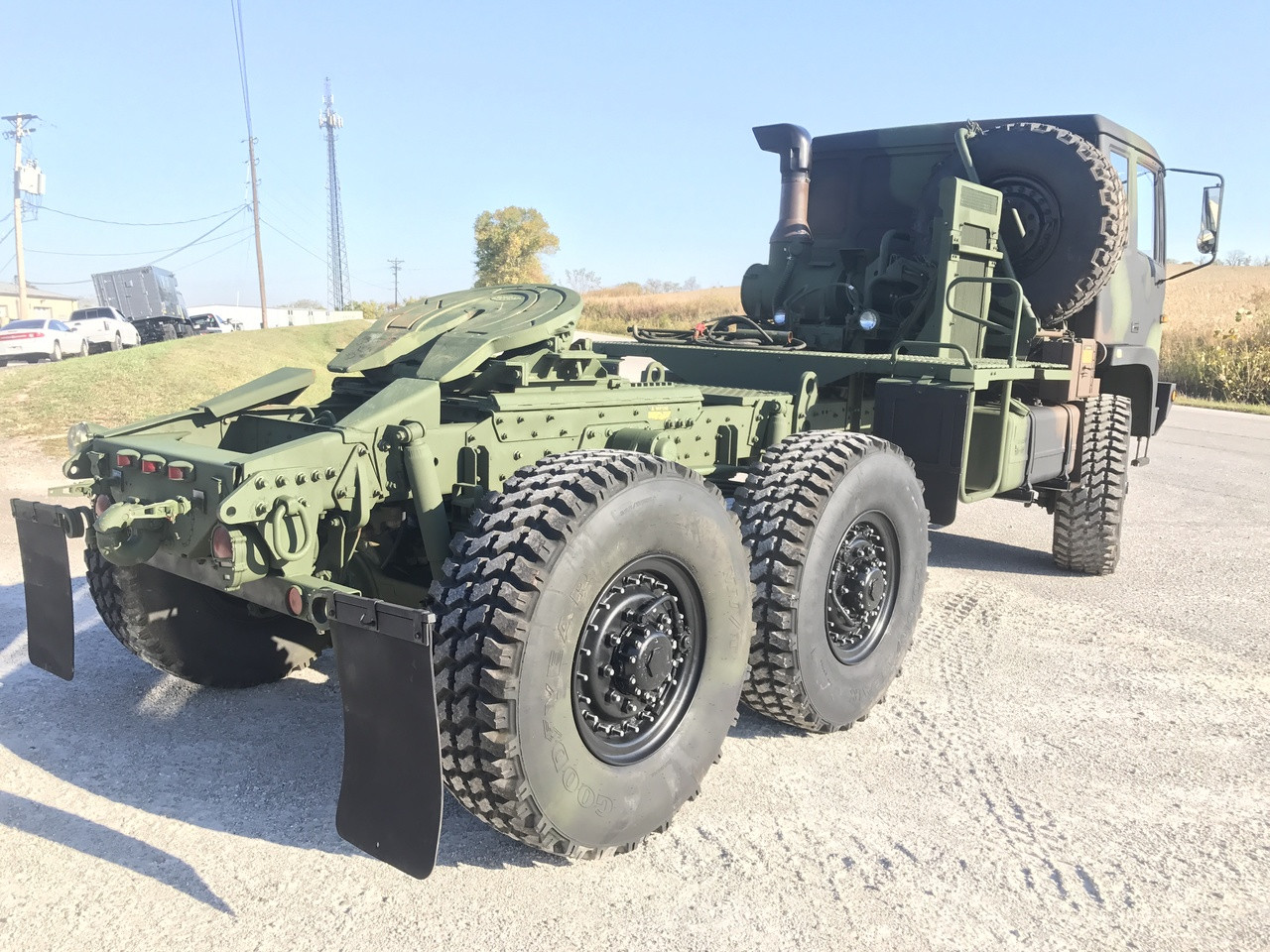 1998 Stewart & Stevenson M1088 5 Ton Military Semi