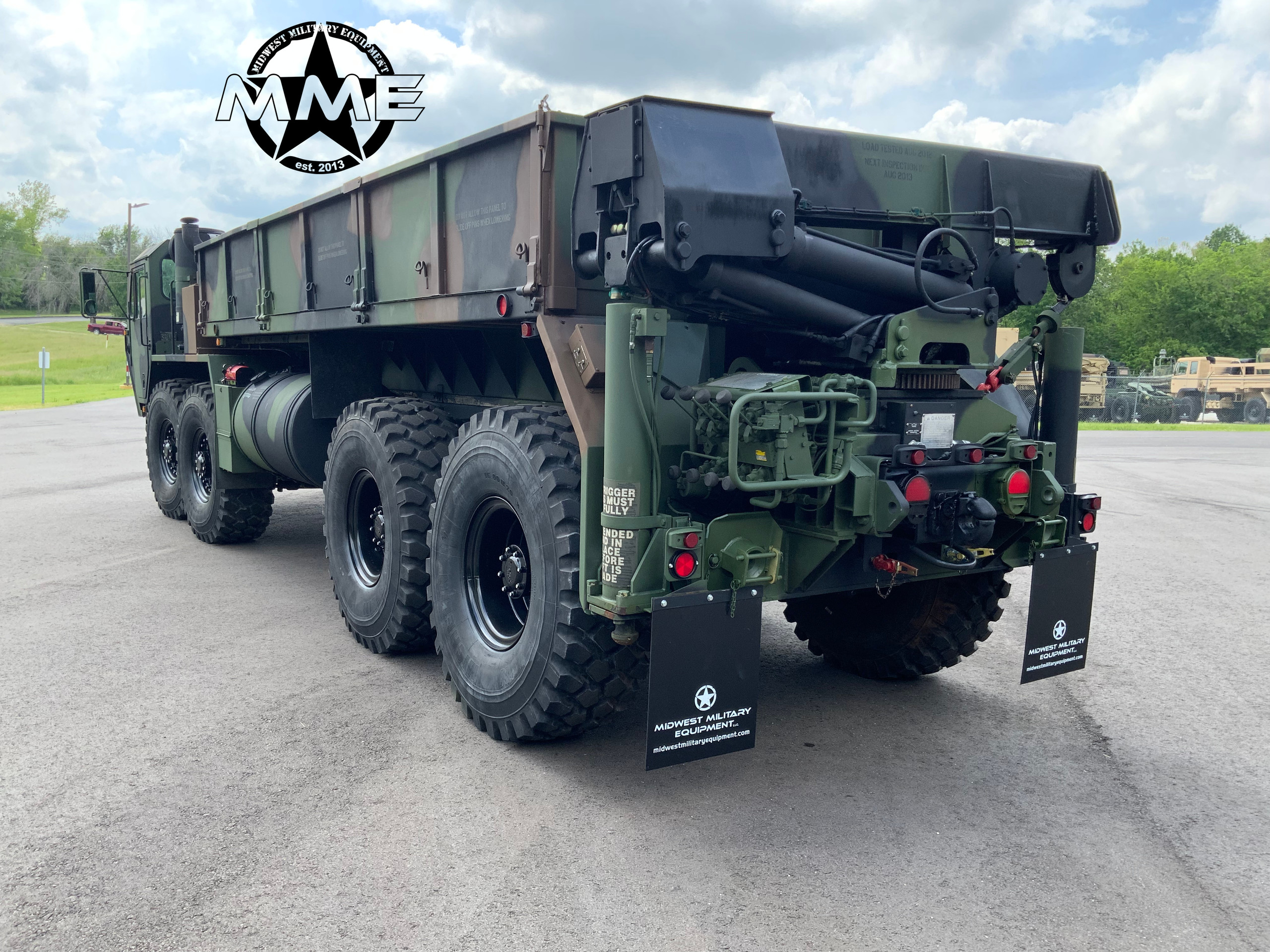 1984 M977 Oshkosh HEMTT 8X8 Truck With Grove Material Handling Crane