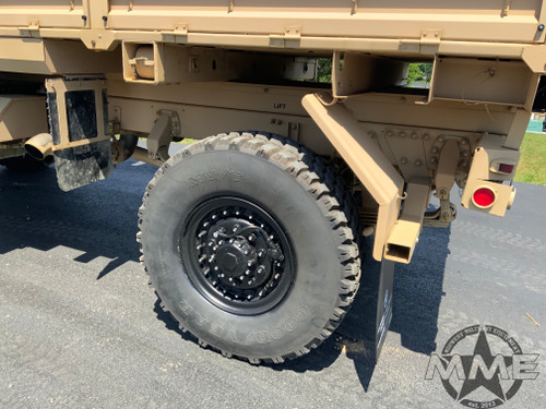 Stewart & Stevenson M1078A1  LMTV 2 1/2 Ton Military Cargo W/ Hydraulic Winch