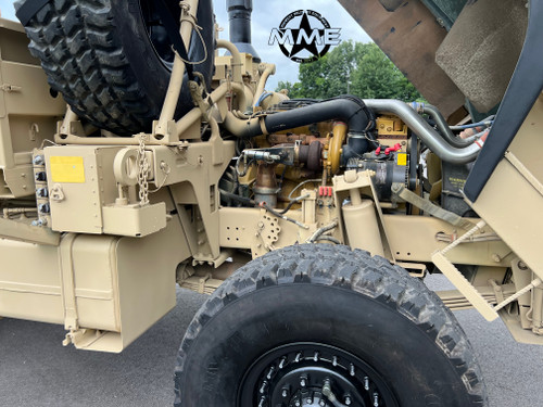 2010 BAE Systems M1093A1 MTV 6x6 5 Ton Cargo Truck W / Air Conditioning .