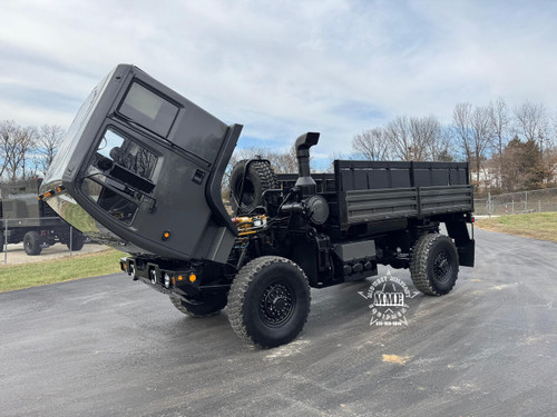 2005 Stewart & Stevenson M1078A1R LMTV 4X4 Cargo Truck (C7 Powered)