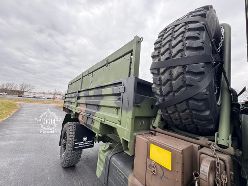 2002 Stewart & Stevenson M1078A1 4X4 LMTV 2 1/2 Ton Military Cargo 