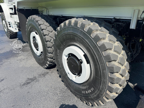 2011 Oshkosh MK23A1 MTVR 7 Ton 6x6 4000 Gallon Water Truck With A/C 