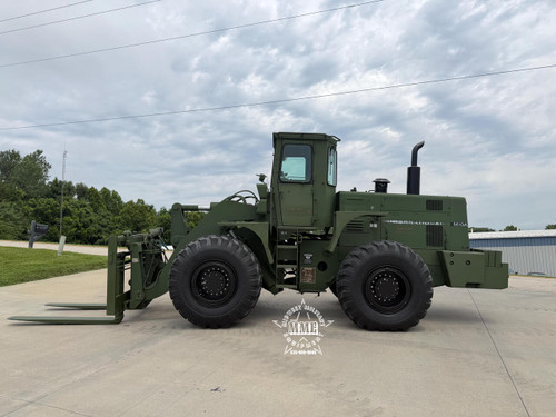  International Harvester M10A Rough Terrain Forklift