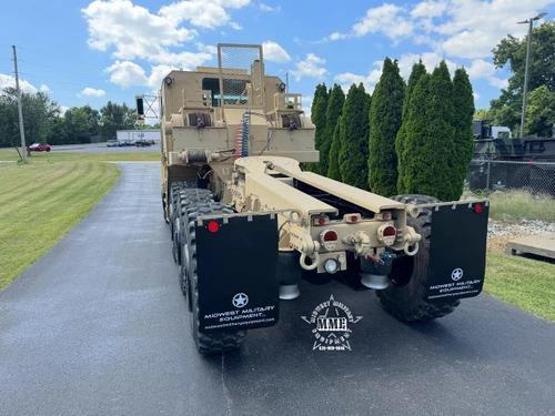 2013 Oshkosh M1070 8x8 HET Military Heavy Haul Truck Tractor 