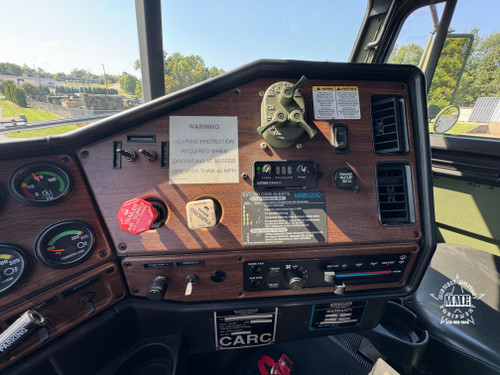 2009 M916A3 Freightliner 6x6 Semi Truck Tractor / 45,000 LB Rear Winch